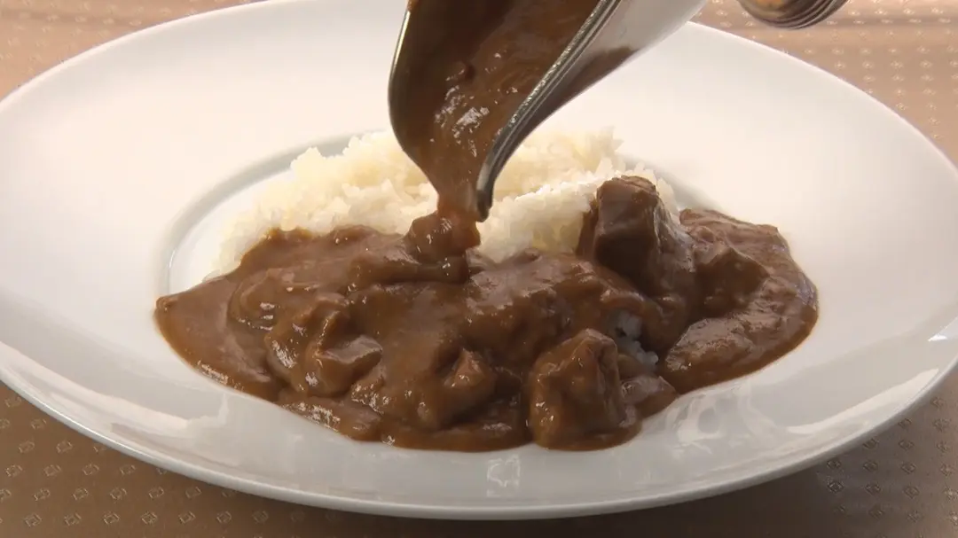 六甲国際ゴルフ倶楽部 オリジナルレトルトカレーソース ４食入り 画像2